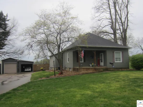 308 E Bodine Ave, Clinton, MO 64735