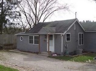 3090 Parry Dr, Zanesville, OH 43701