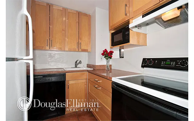 Sold by Douglas Elliman | media 7