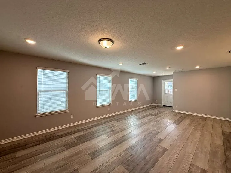 323 Deer Crest Dr — Photo 7