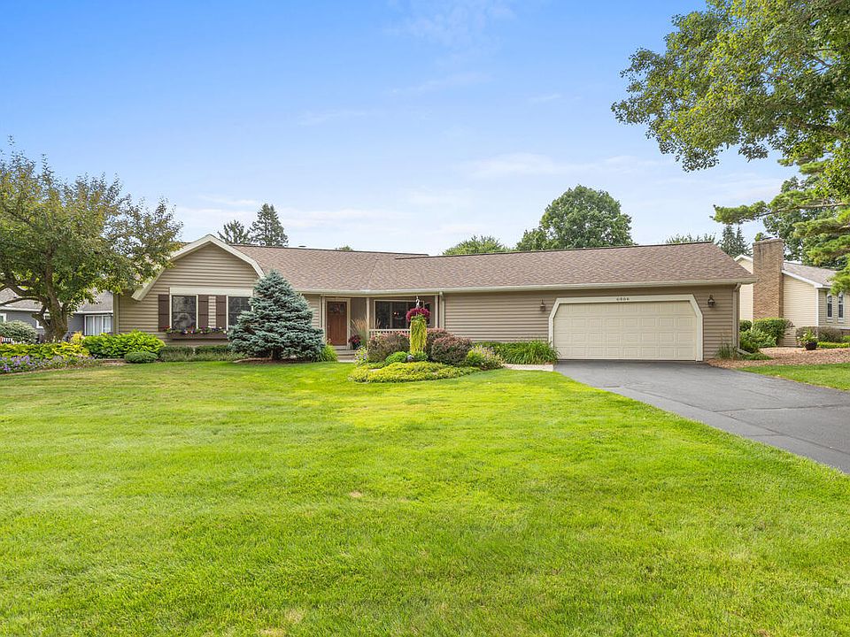 1st image of 6866 Vista Grande Dr NE