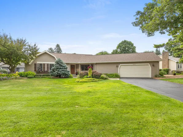 6866 Vista Grande Dr NE, Rockford, MI 49341