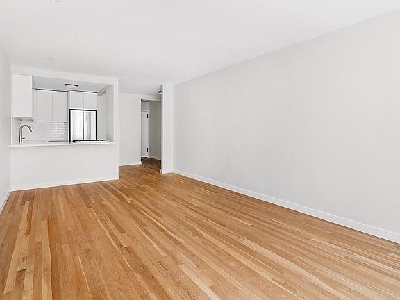4th image of 337 E 50th St APT 4A