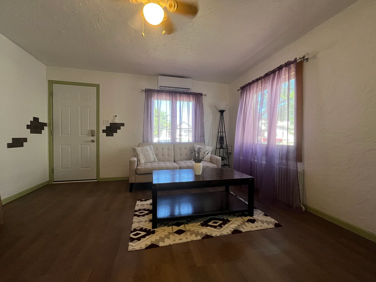 2 bed, 770 sqft, $1,950 — Photo 3
