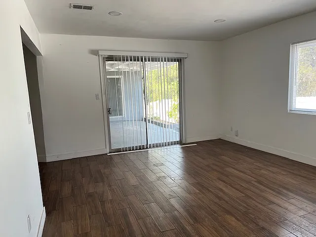 5 bed, 2086 sqft, $4,750 — Photo 4
