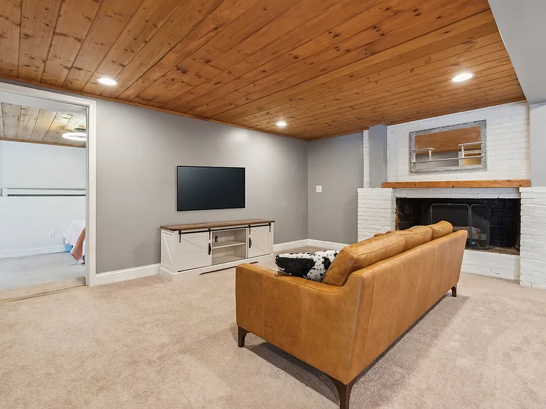 1641 Ritchie Hwy #A — Photo 3