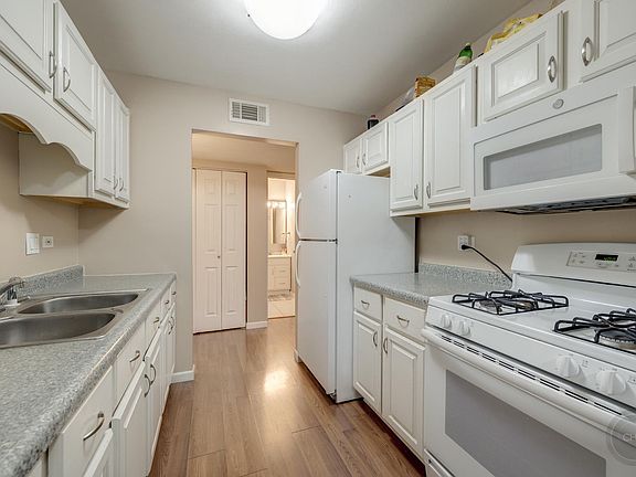5th image of 15B Kingery Quarter APT 106