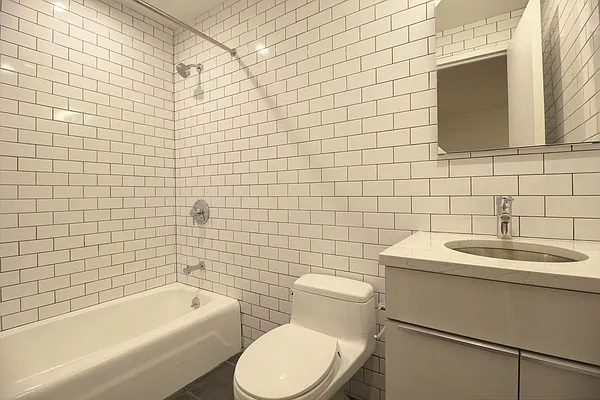 Rented by E House Realty & Management Inc. | media 27