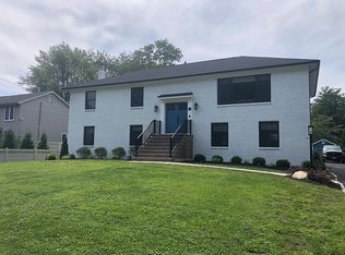 299 Summit Rd, Mountainside, NJ 07092