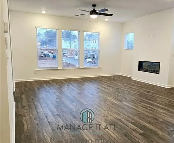 6162 Wayburn St — Photo 8
