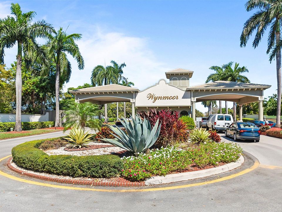 1st image of 4701 Martinique Drive #E4