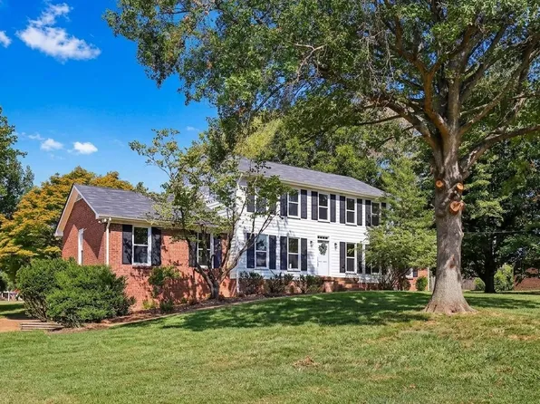 106 Shawnee Dr, Hendersonville, TN 37075