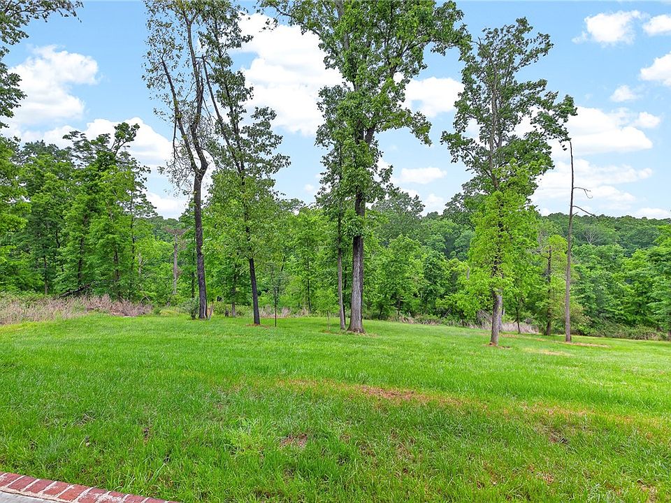 1st image of 1505 Fontaine Ct #105