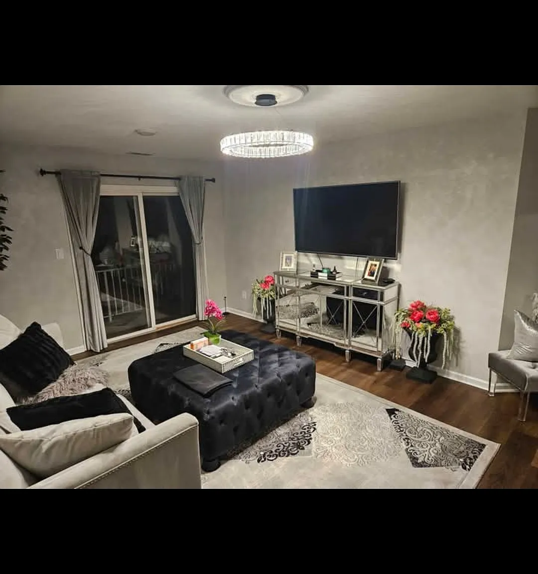 2 bed, 1100 sqft, $3,000 — Photo 3