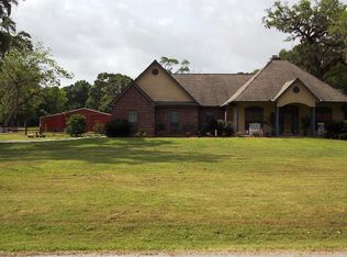 153 County Road 611a, Angleton, TX 77515