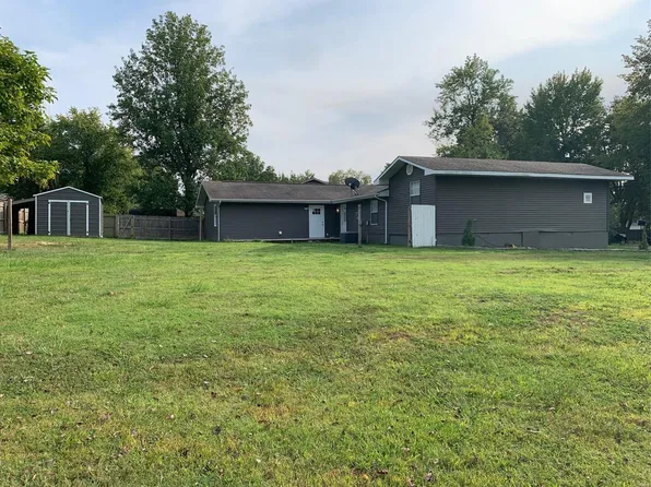 5 Adams Dr, Dexter, MO 63841