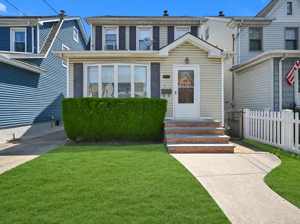 93-23 245th Street, Floral Park, NY 11001