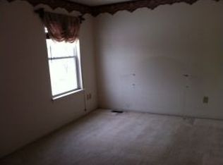 38700 Nottingham Dr, Romulus, MI 48174
