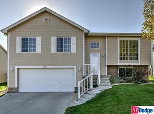 18035 Sunridge St, Omaha, NE 68136