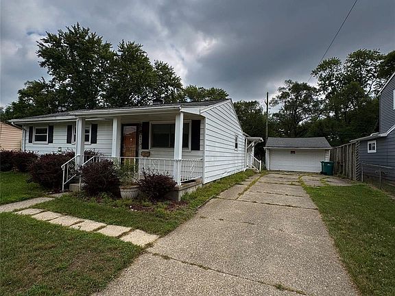 2nd image of 2773 Woodruff Ln