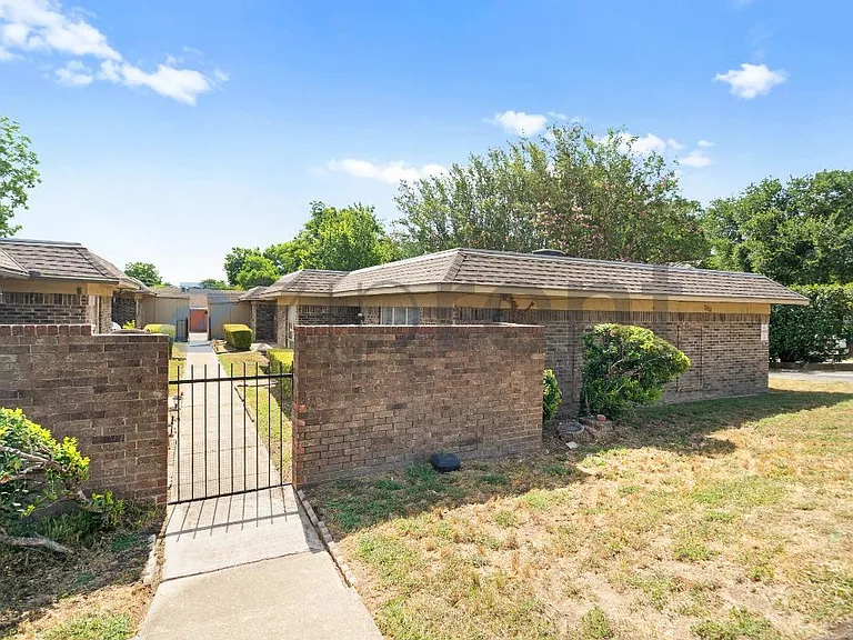 3224 Dreeben Dr #101 — Photo 19