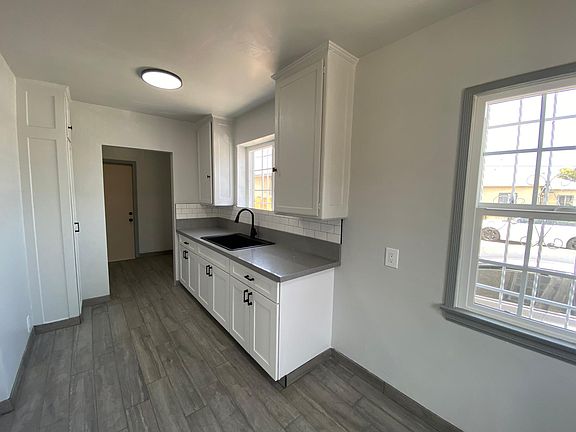 4th image of 1325 W 93rd St