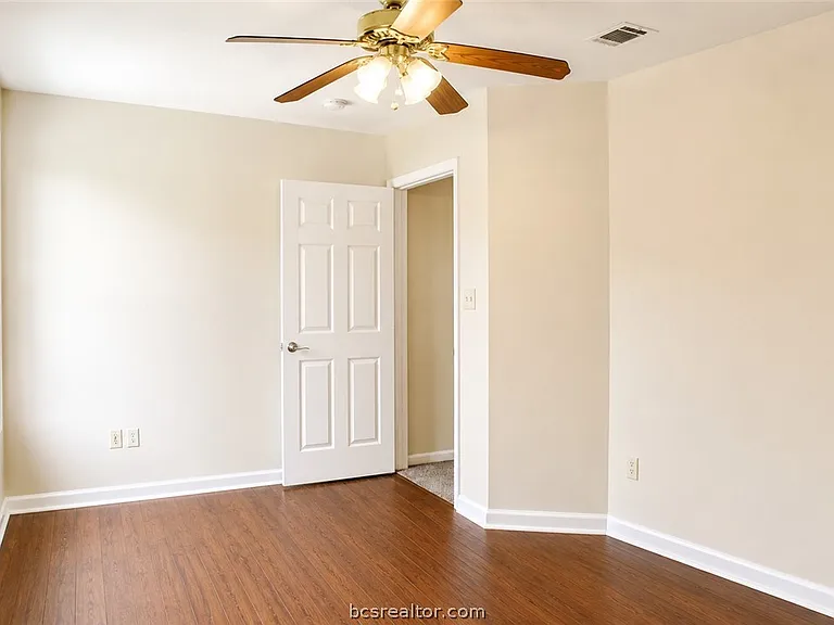 405 Live Oak St #B — Photo 6