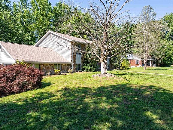 3rd image of 5725 Grady Ct