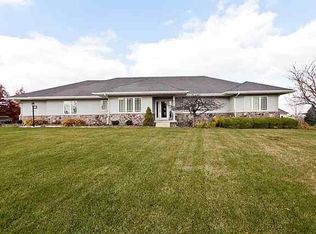 2912 E 45th Ct, Davenport, IA 52807