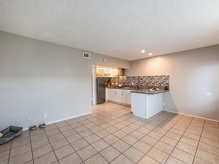 Galleria Townhomes — Photo 6