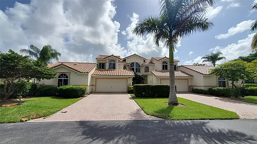 504 W Palm Aire Dr #504 Photo 1