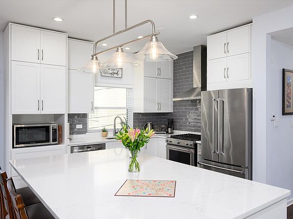 3rd image of 7322 Randolph St APT 6