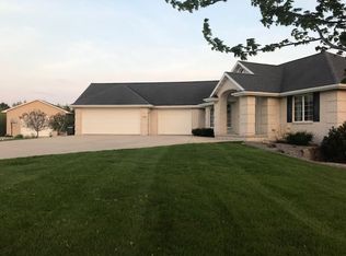 2550 Rymer Rd, De Pere, WI 54115