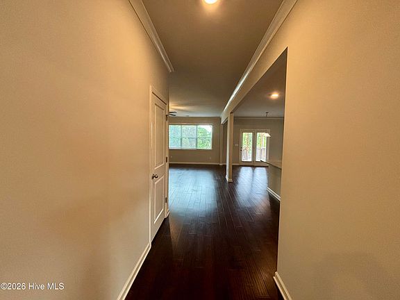 5th image of 240 Callahan Dr