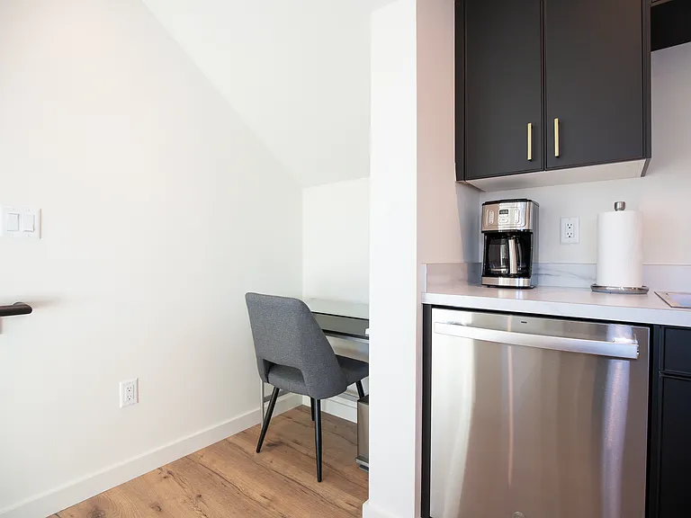 922 Windrow Dr #924 — Photo 8