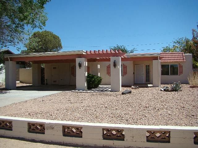 1st image of 2496 Mullen Dr