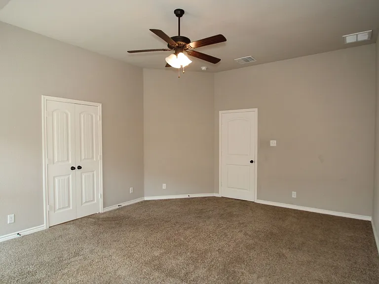 902 Clanton Cv — Photo 14