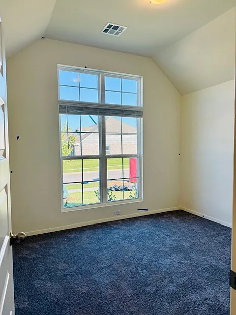 4 bed, 2000 sqft, $2,700 — Photo 2