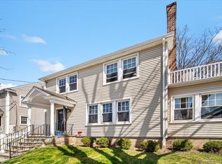 218 Park St, New Canaan, CT 06840
