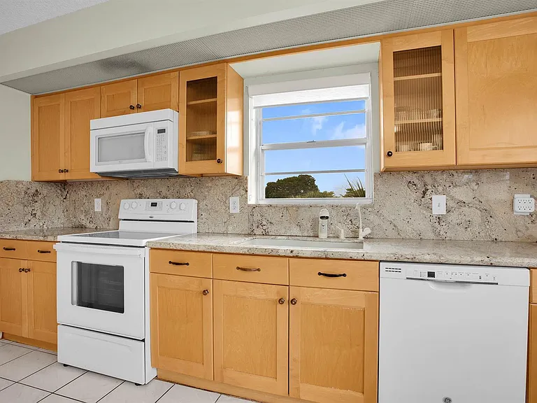 1605 Abaco Dr #M4 — Photo 6