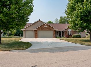 2940 Tea Olive Ct, Suamico, WI 54313
