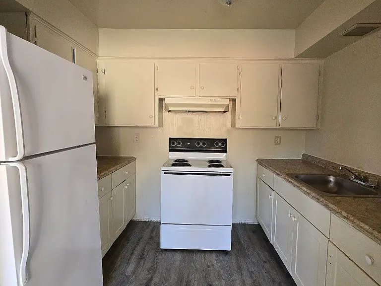 4240 E Clay Ave #1 — Photo 4