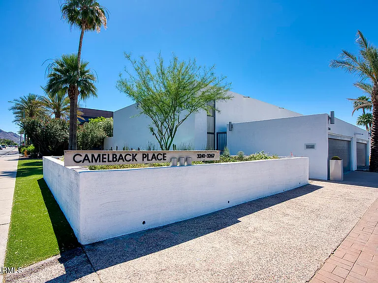 3261 E Camelback Rd — Photo 27