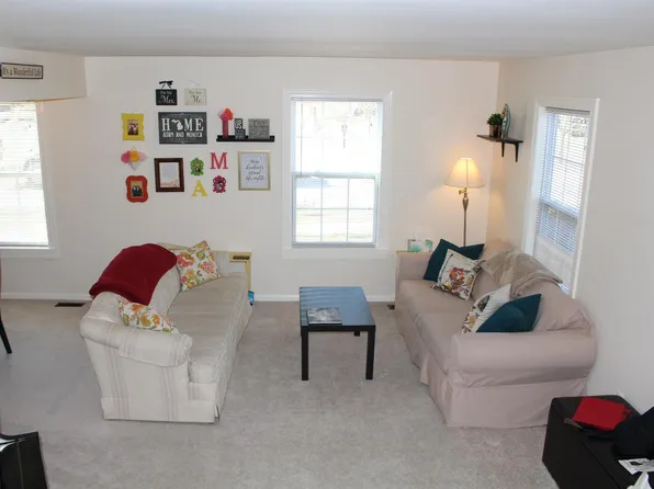 41783 Onaway Dr #281, Northville, MI 48167