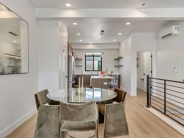 44 W Iko Ave — Photo 9