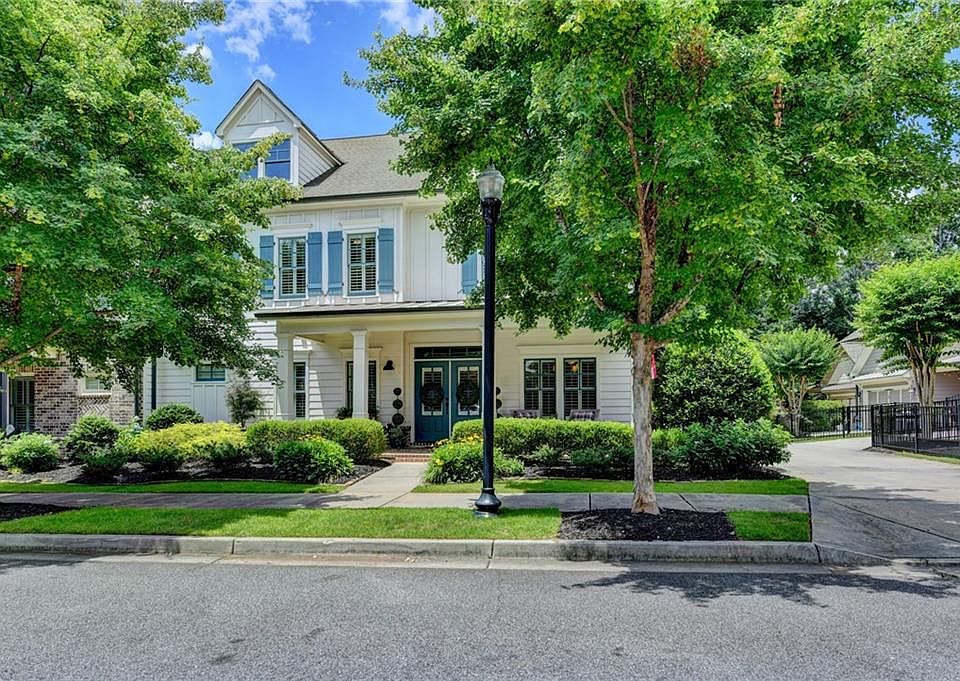 1st image of 500 Parkview Dr