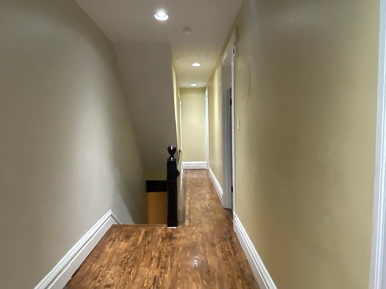 223 Lehigh Ave — Photo 10