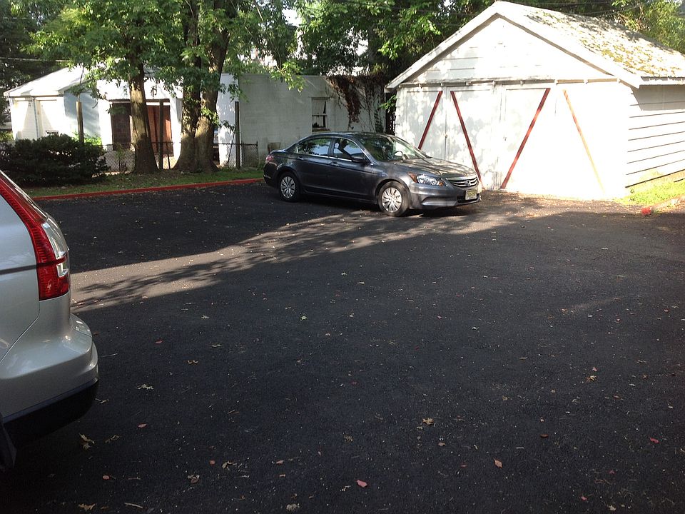 2nd image of 416 Valley Rd #2