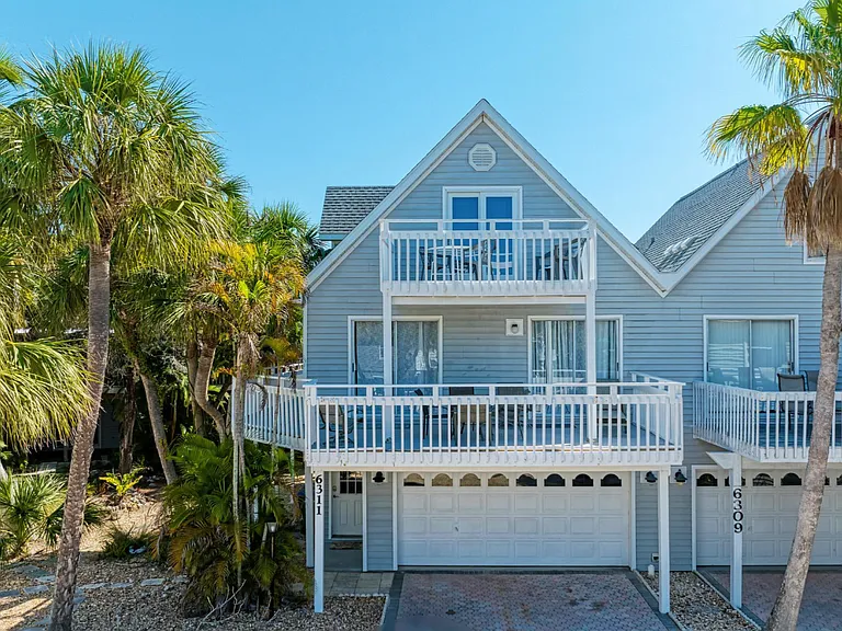 6311 Gulf Dr — Photo 1