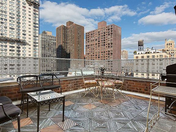 5th image of 233 E 70th St #15UV